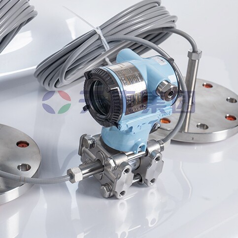 双法兰液位变送器